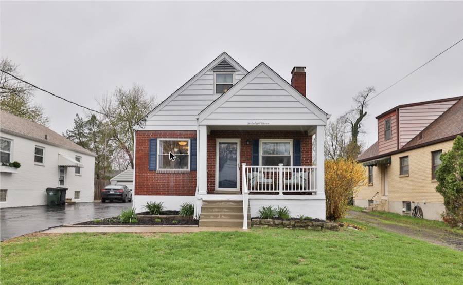 3811 MacNicholas Avenue, Deer Park, Ohio